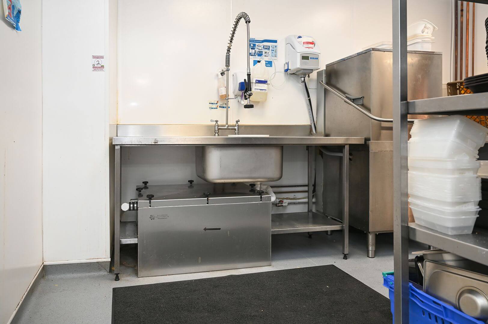Commercial kitchen grease traps